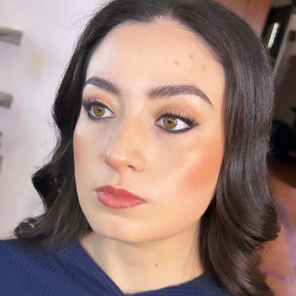 Maquillaje y peinado social