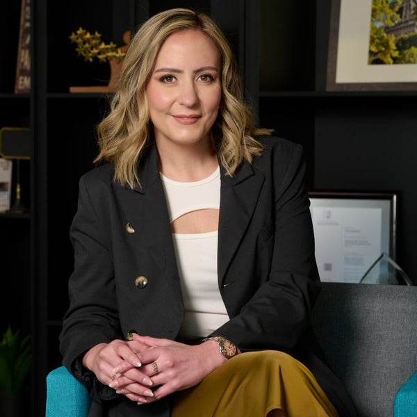 Maquillaje y peinado ejecutivo