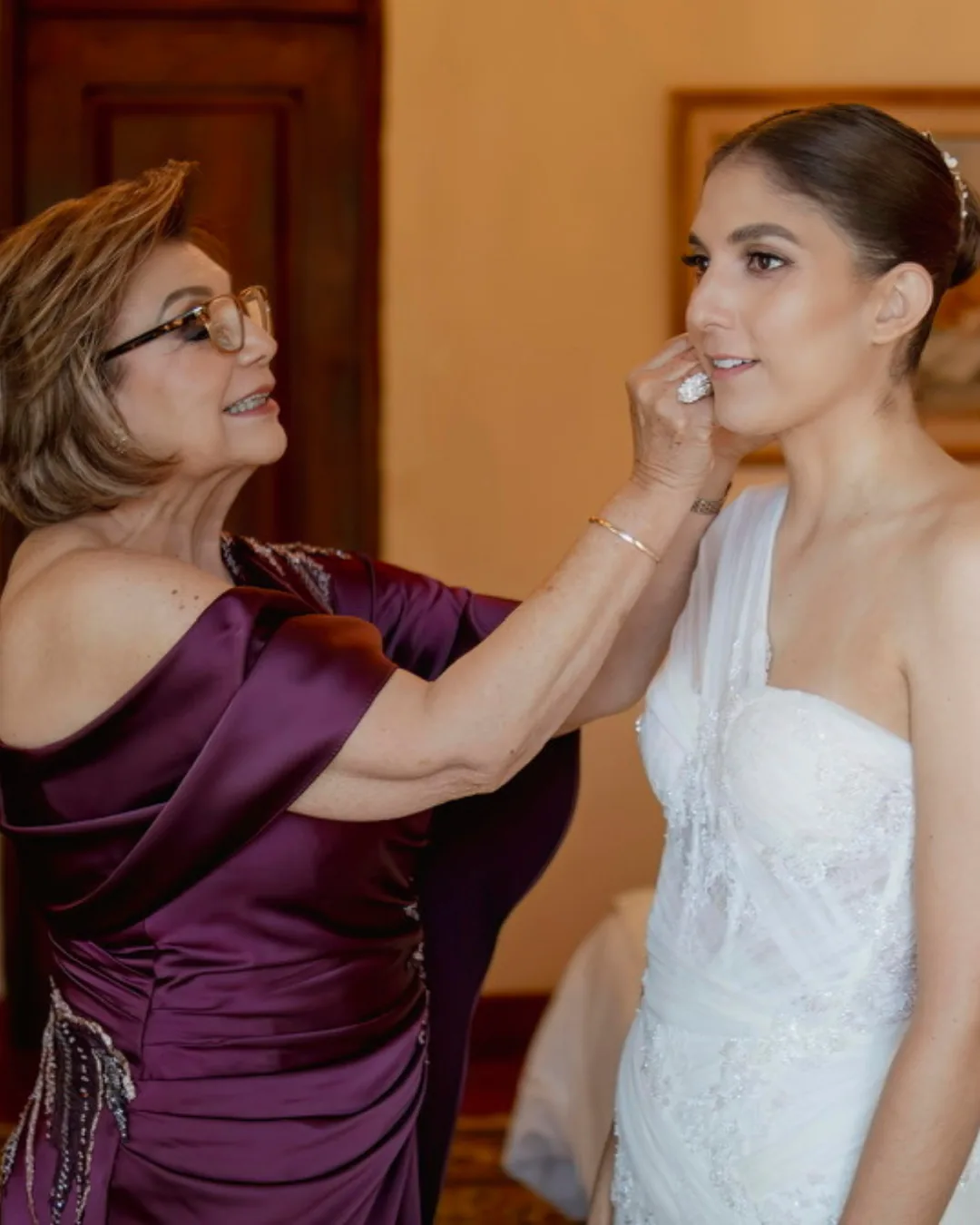 Novia y mamá de la novia