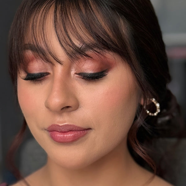 Maquillaje y peinado social